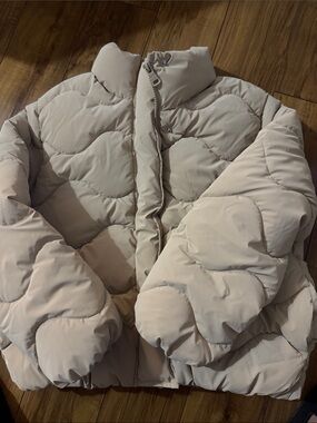 Zara Light Beige Quilted Puffer Jacket